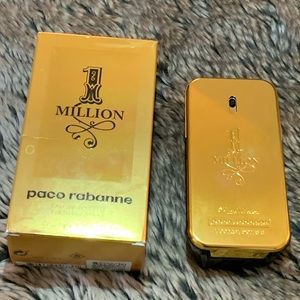 1 Million fragrance evokes every masculine fantasy and desire.